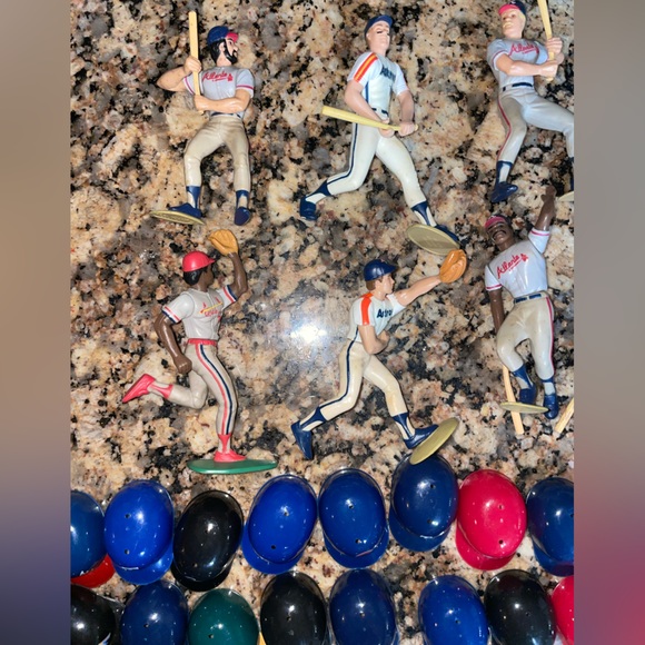 Baseball MLB 1989 collectible lot of players and hats - Picture 3 of 6